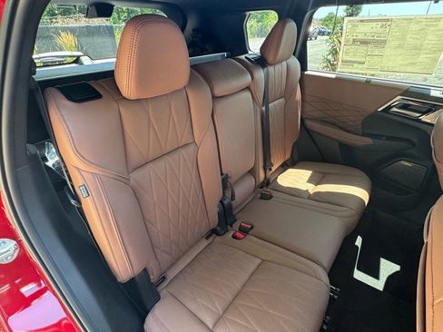 New 2025 Mitsubishi Outlander SEL image 15