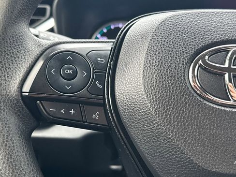 Used 2020 Toyota RAV4 LE image 19