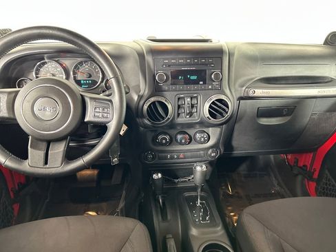Used 2014 Jeep Wrangler Unlimited Sport w/ Quick Order Package 24S AWD/4WD image 18