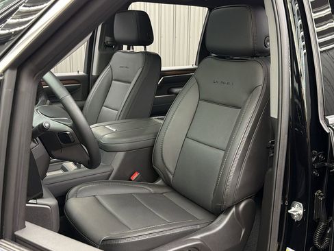 Used 2025 GMC Sierra 3500 Denali w/ Denali Reserve Package image 22