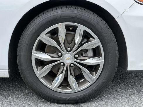 Used 2024 Chevrolet Malibu LT FWD image 7