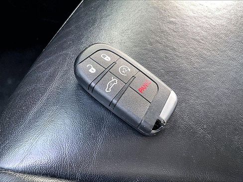 Used 2023 Chrysler 300 Touring L RWD image 8