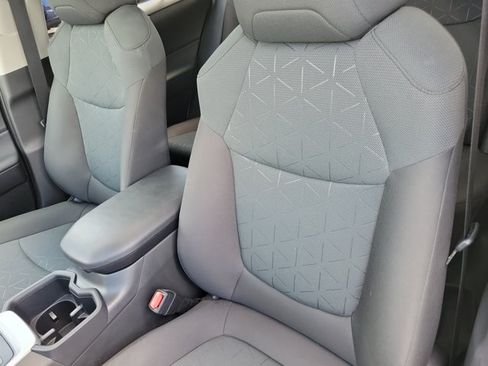 Used 2025 Toyota RAV4 XLE w/ Convenience Package FWD image 5