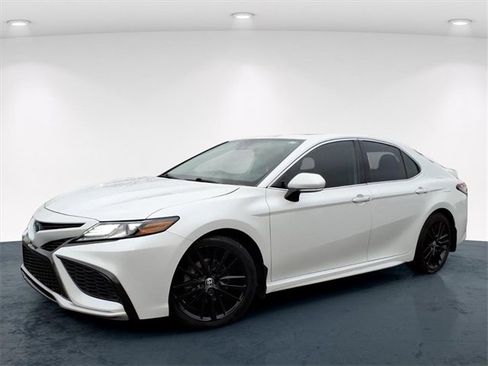 Used 2023 Toyota Camry XSE image 2