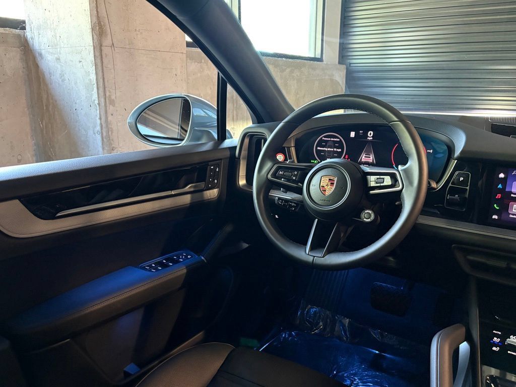 Used 2026 Porsche Cayenne Coupe AWD/4WD image 19