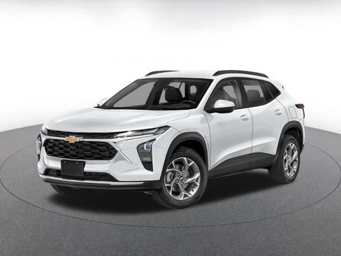 Used 2025 Chevrolet Trax LT FWD image 3