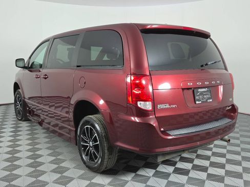 Used 2018 Dodge Grand Caravan SE FWD image 5