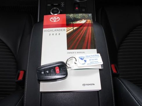 Used 2022 Toyota Highlander XSE AWD/4WD image 27