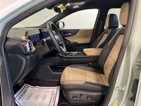 Used 2025 Chevrolet Equinox ACTIV w/ Safety and Technology Package image 11