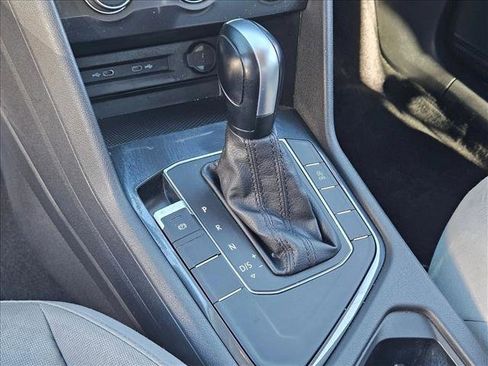 Used 2021 Volkswagen Tiguan S image 11