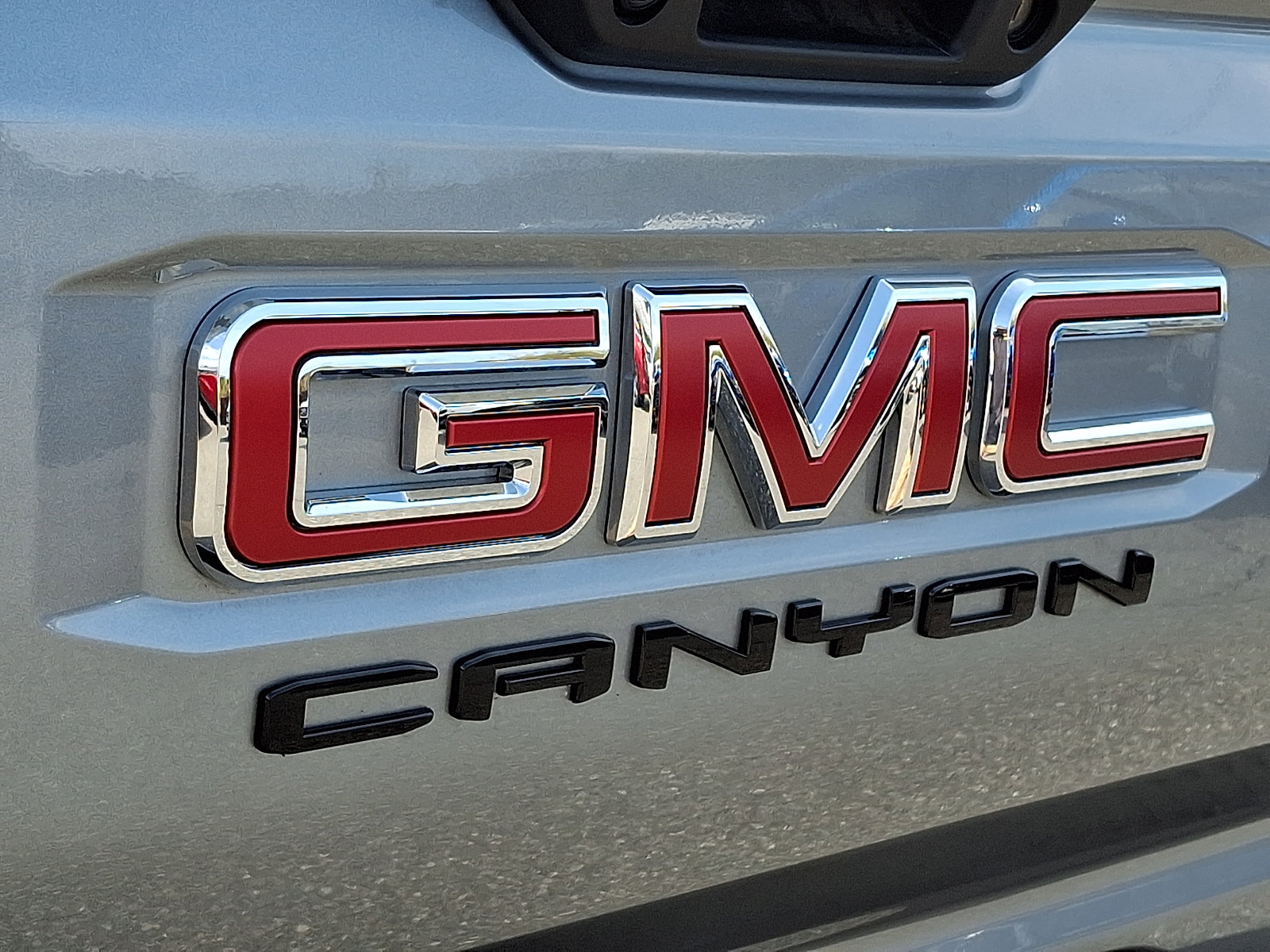 Certified 2025 GMC Canyon AT4 w/ Nightfall Edition AWD/4WD image 34