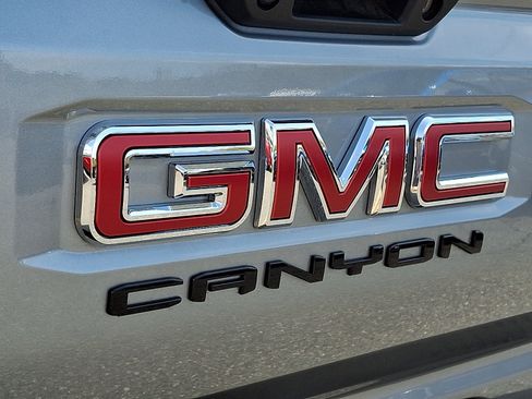 Certified 2025 GMC Canyon AT4 w/ Nightfall Edition AWD/4WD image 34