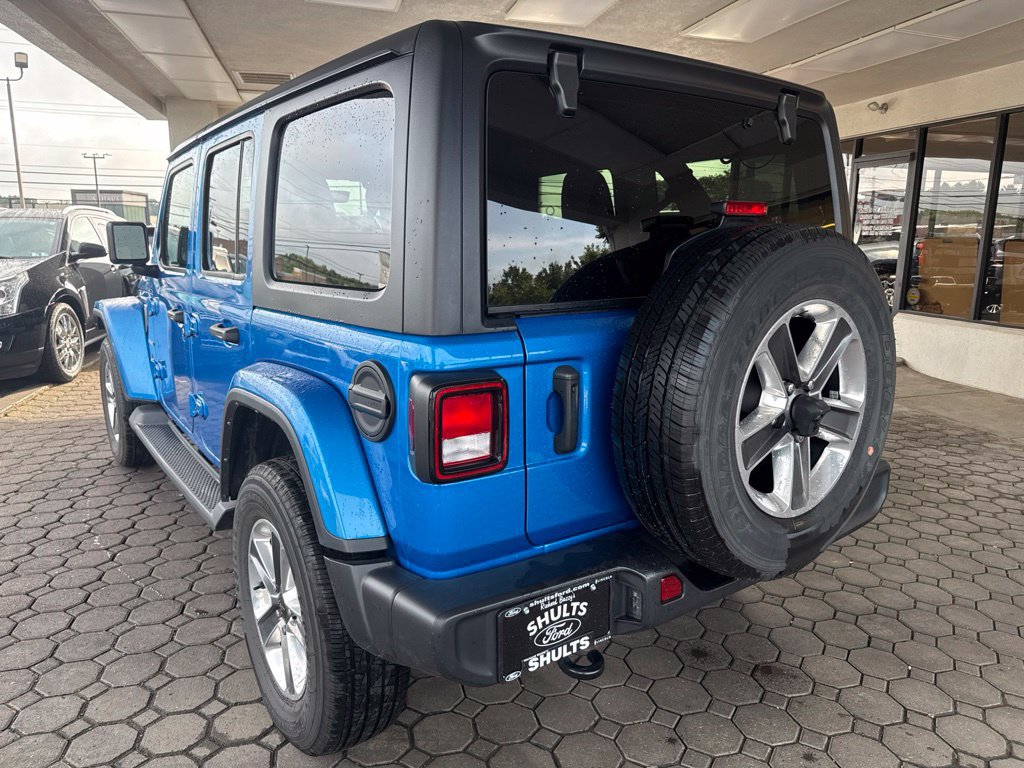 Used 2022 Jeep Wrangler Unlimited Sahara AWD/4WD image 8