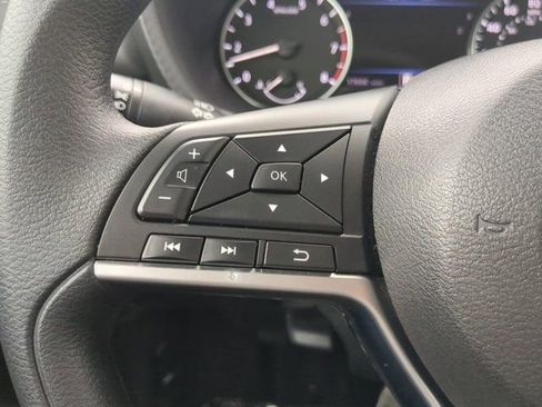 Used 2025 Nissan Sentra SV image 21