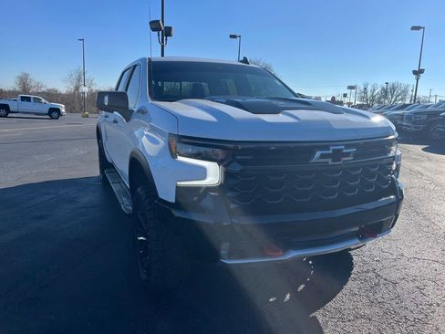 Used 2024 Chevrolet Silverado 1500 ZR2 image 7