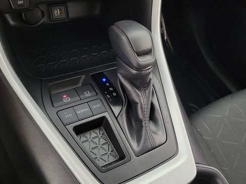 Used 2025 Toyota RAV4 XLE w/ Convenience Package FWD image 31
