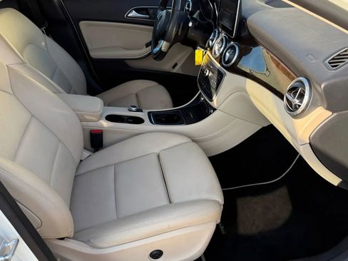 Used 2017 Mercedes-Benz GLA 250 image 18