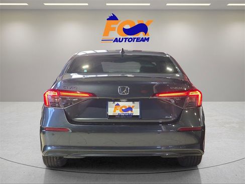 Used 2022 Honda Civic Touring image 4