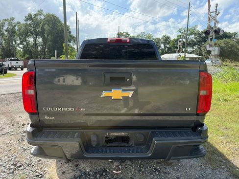 Used 2017 Chevrolet Colorado LT w/ LT Convenience Package RWD image 4