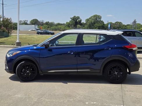 Used 2019 Nissan Kicks SR FWD image 3