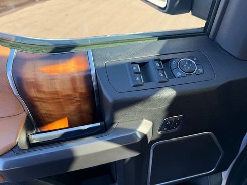 Used 2016 Ford F150 Limited image 15