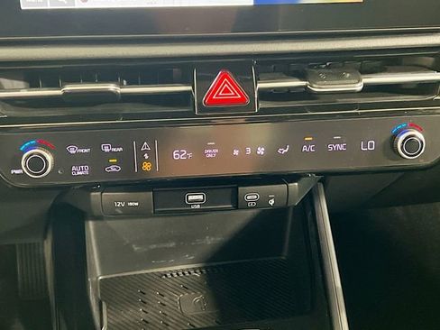 Certified 2023 Kia Niro EX FWD image 16