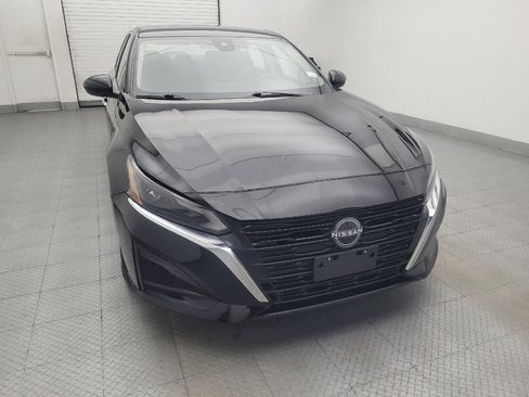 Used 2023 Nissan Altima 2.5 SV FWD image 14