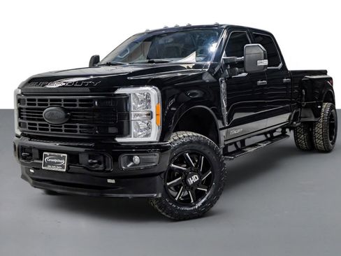 Used 2023 Ford F350 XLT w/ FX4 Off-Road Package AWD/4WD image 5