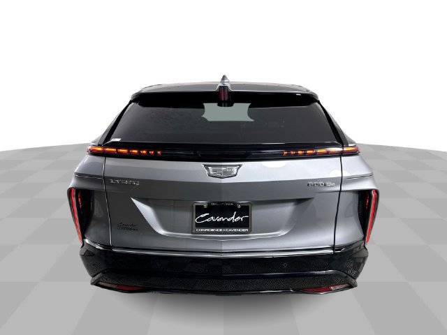 Used 2024 Cadillac Lyriq Luxury AWD/4WD image 7