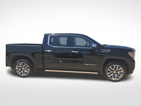 Used 2023 GMC Sierra 1500 Denali w/ Denali Reserve Package AWD/4WD image 4