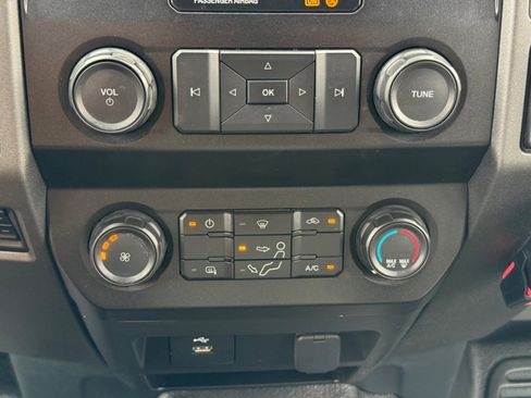 Used 2022 Ford F550 4x4 Crew Cab Super Duty w/ Power Equipment Group image 16