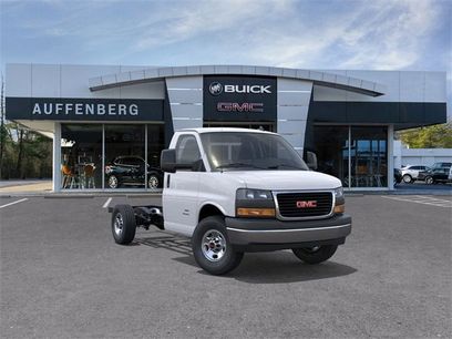 New 2025 GMC Savana 3500 w/ Power Convenience Package