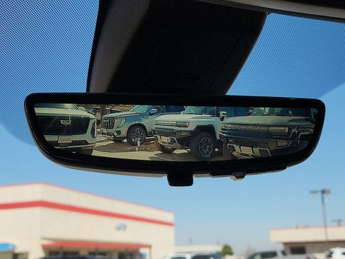 Used 2021 Chevrolet Tahoe High Country w/ Premium Package image 18