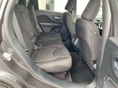 Used 2016 Jeep Cherokee Latitude w/ Cold Weather Group image 44