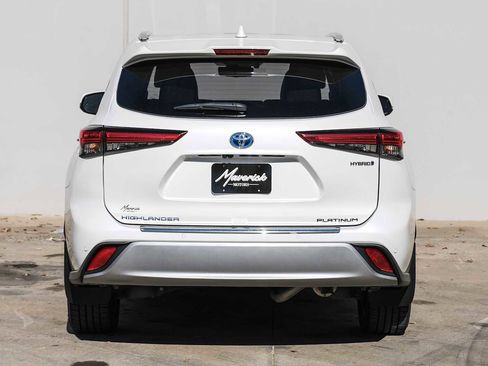 Used 2021 Toyota Highlander Platinum image 8