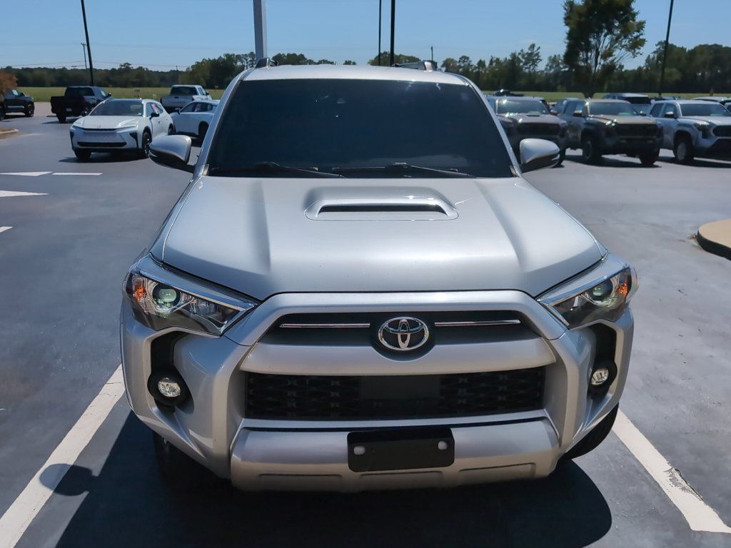 Used 2022 Toyota 4Runner TRD Off-Road Premium AWD/4WD image 6
