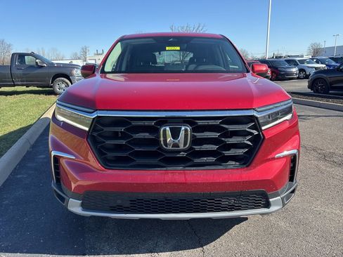 Used 2025 Honda Pilot EX-L image 2