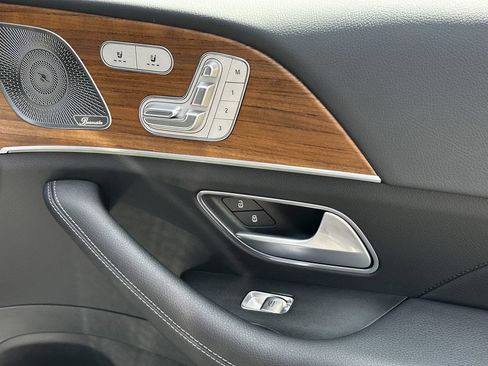 Certified 2025 Mercedes-Benz GLS 450 4MATIC w/ AMG Line Exterior image 17
