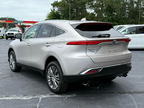 Used 2021 Toyota Venza XLE w/ Softex Package AWD/4WD image 3