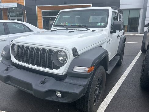 Used 2024 Jeep Wrangler Sport AWD/4WD image 3