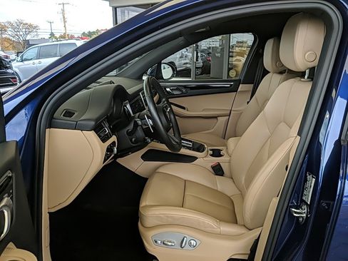 Used 2022 Porsche Macan image 11
