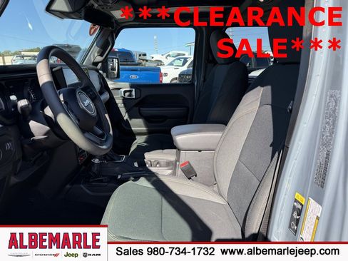 Used 2024 Jeep Wrangler Willys image 15