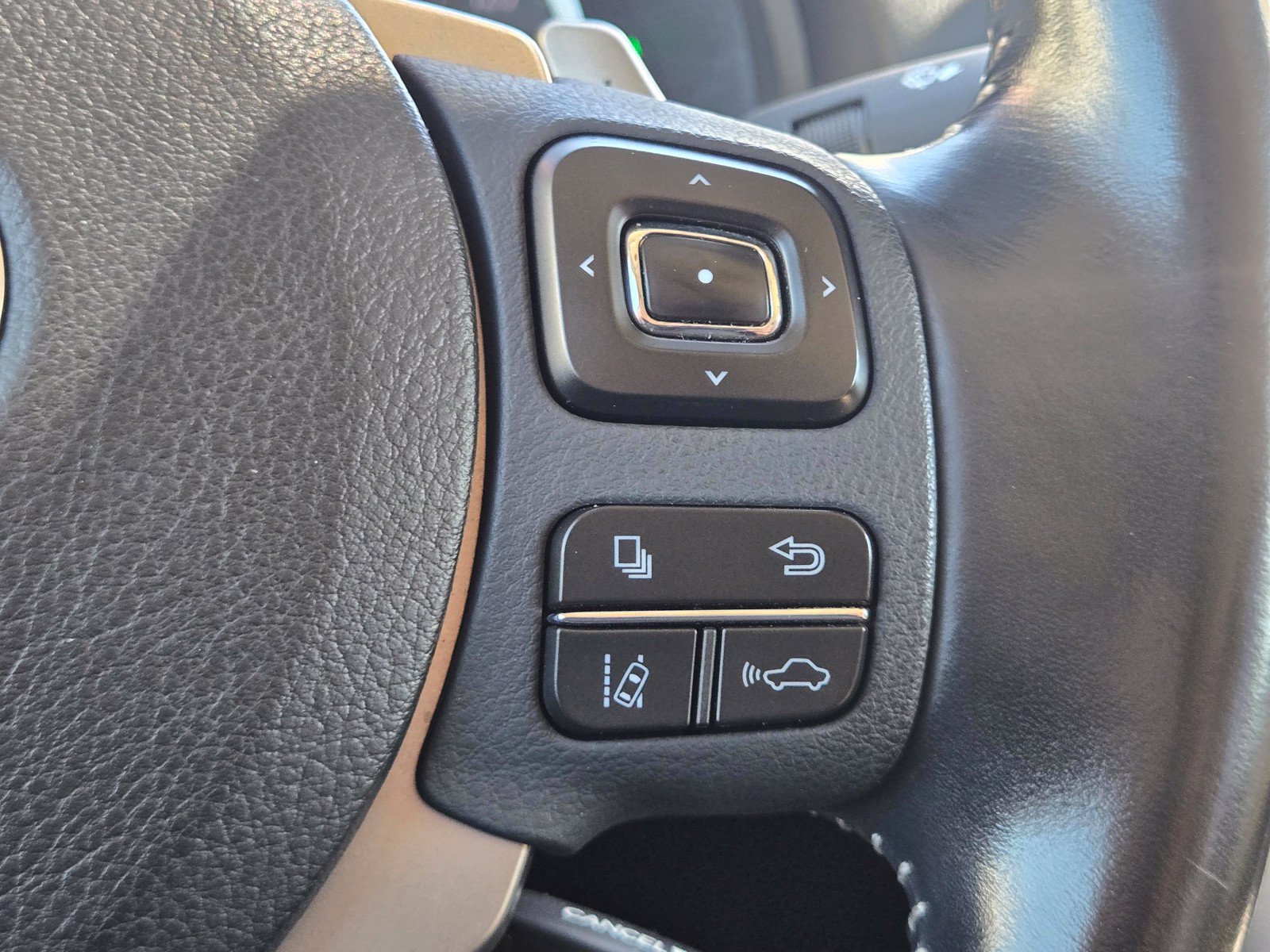 Used 2020 Lexus IS 300 w/ Navigation Package RWD image 27