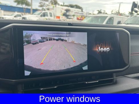 Used 2025 Jeep Wrangler Rubicon image 12