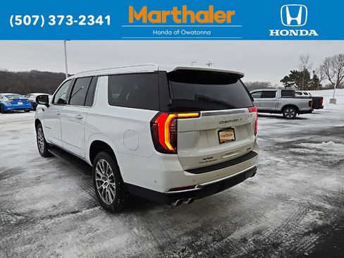 Used 2025 GMC Yukon XL Denali image 3