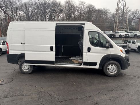 Used 2025 RAM ProMaster 2500 w/ Safety Group image 6