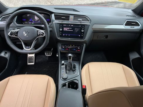 Used 2024 Volkswagen Tiguan SE R-Line image 13