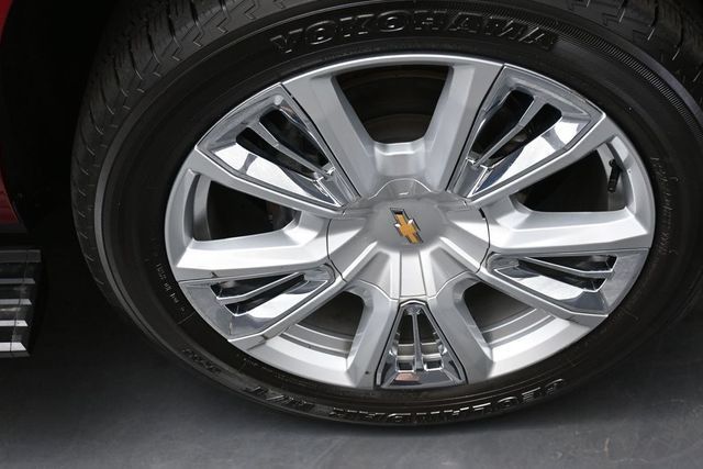 Used 2022 Chevrolet Suburban High Country AWD/4WD image 36