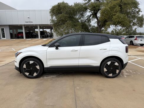 Certified 2025 Volvo EX30 Plus w/ Climate Package image 3