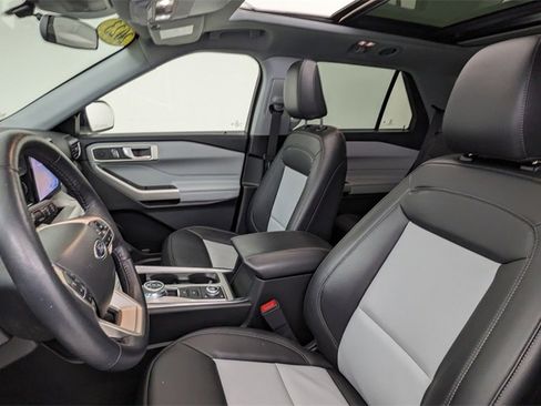 Certified 2023 Ford Explorer XLT w/ Equipment Group 202A image 2